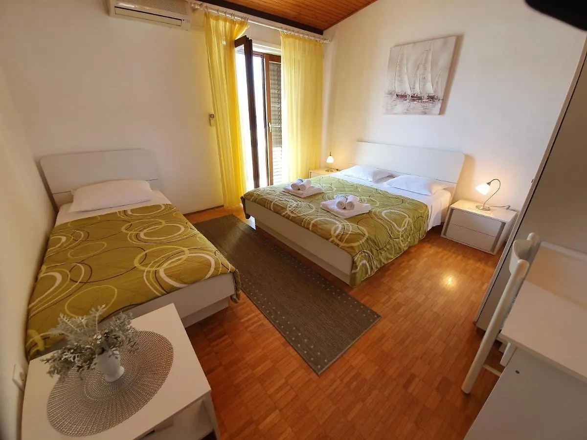 Apartments Desa - Only For Families Pag Town