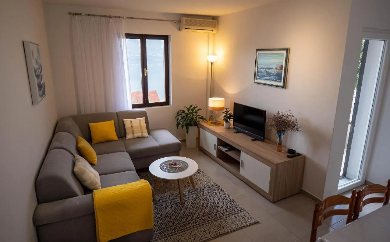 Apartments Desa - Only For Families Паг