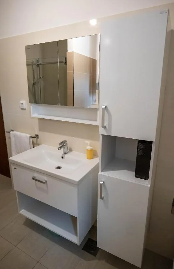 Apartments Desa - Only For Families Паг
